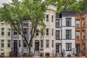Explore the Vibrant Neighborhood of NoMa! 2-Level Spacious Rowhouse!